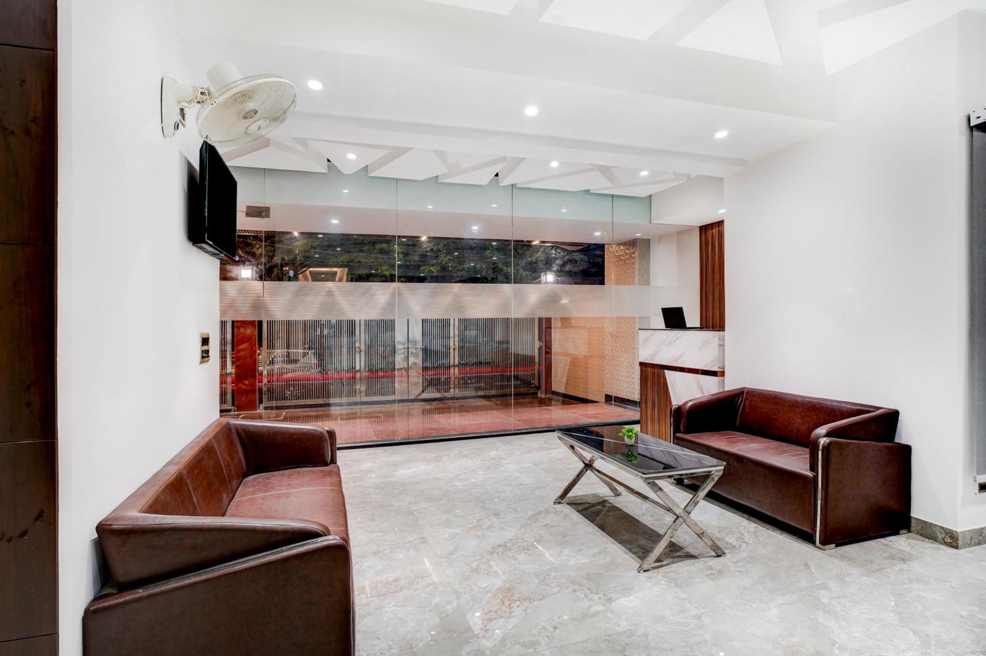 Treebo Corporate Inn Noida Luaran gambar