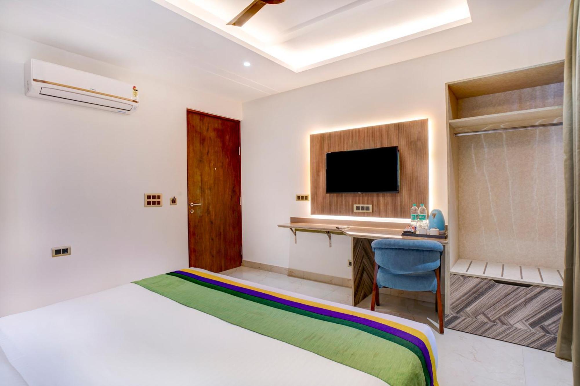 Treebo Corporate Inn Noida Luaran gambar